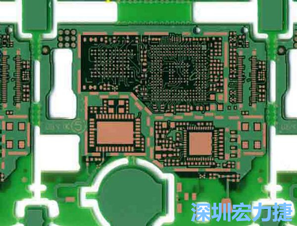 在產(chǎn)品極度要求小型化設(shè)計(jì)時(shí)，可利用HDI板材壓縮主板面積，同時(shí)具減輕重量優(yōu)點(diǎn)。