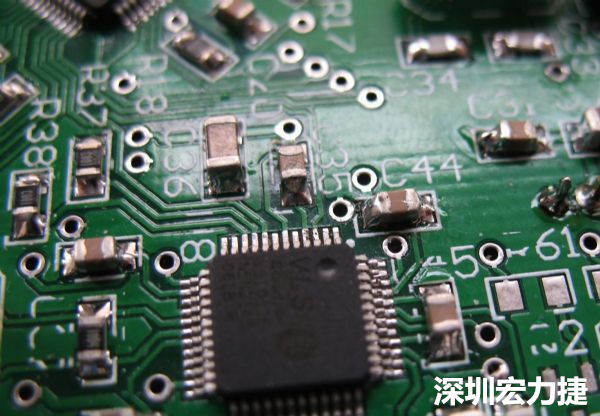 音訊電路訊號(hào)品質(zhì)，是影響操作體驗(yàn)的關(guān)鍵，電路布局要特別注意。