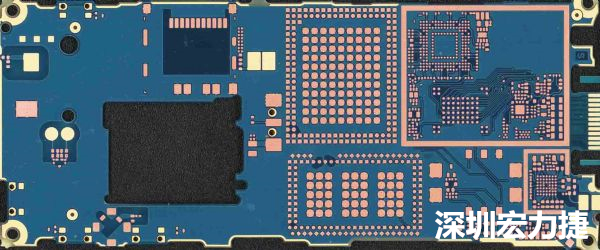手機(jī)可用的PCB空間相當(dāng)小，而1片式的設(shè)計(jì)是節(jié)省成本的作法，如何做到區(qū)隔不同子系統(tǒng)、降低雜訊干擾，是設(shè)計(jì)關(guān)鍵。